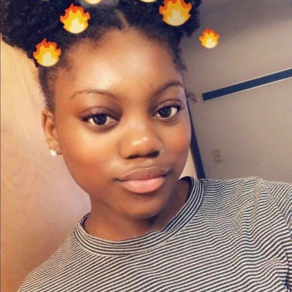 Meet your Posher, Brandy - Picture 1 of 1